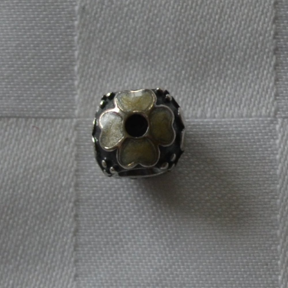 Authentic Pandora Daisy Charm